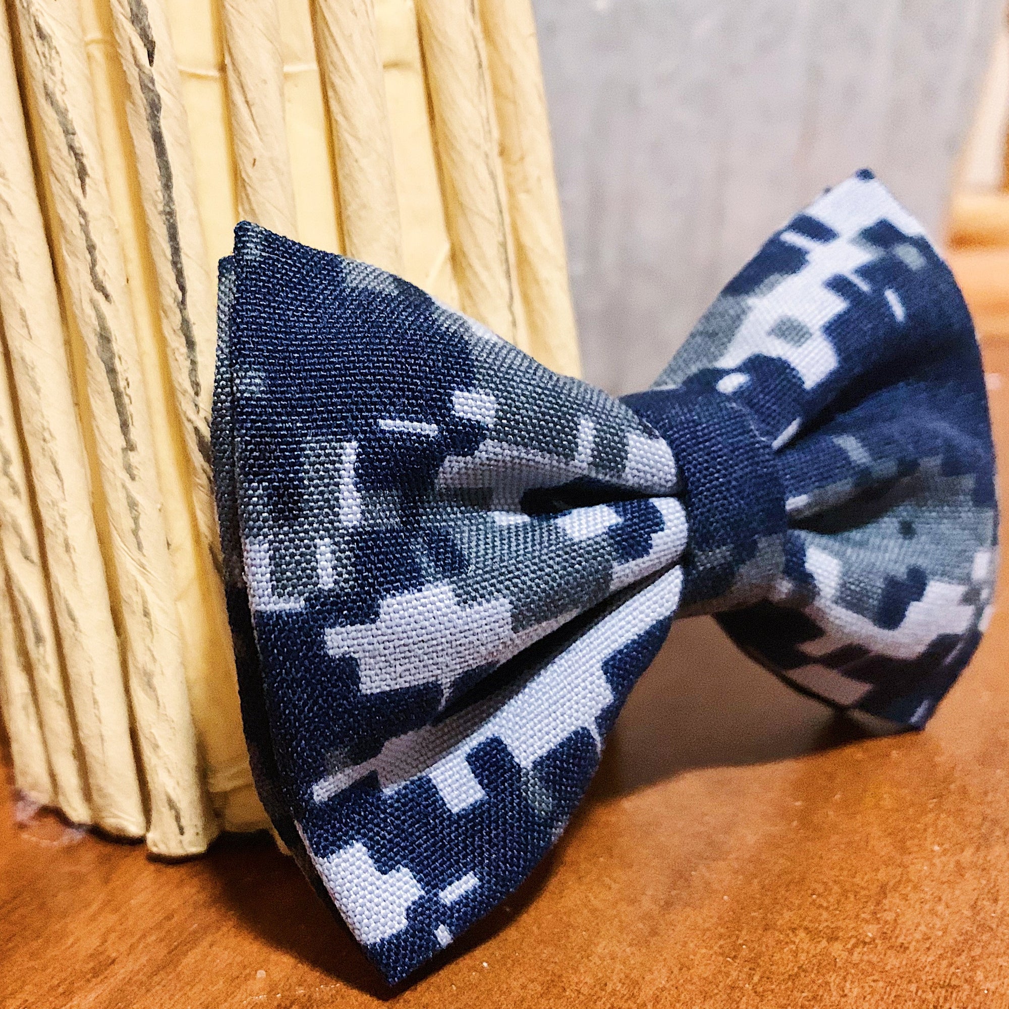 CookiBloom bow tie Navy Camo Clip-On Bow Tie