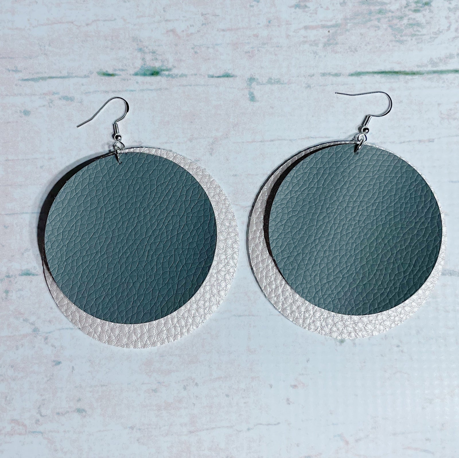 CookiBloom earrings Gray & Pink Shimmer Round Leather Earrings