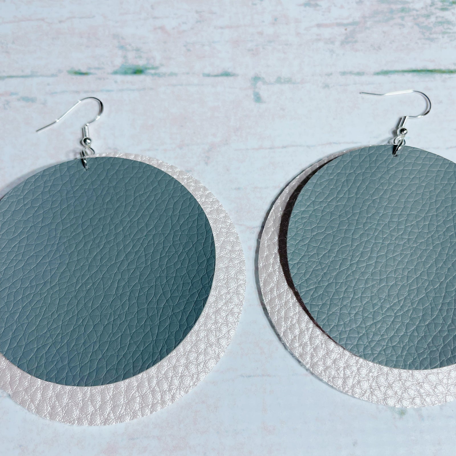 CookiBloom earrings Gray & Pink Shimmer Round Leather Earrings